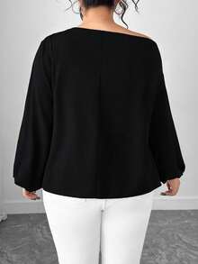 Elenzga بلوزة نسائية كبيرة الحجم بأكمام طويلة ذات كتف مائل مزينة بزخارف زهرية ثلاثية الأبعاد بلون أحادي - الأسود - مشاهدة 2