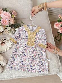 SHEIN 1件装新生儿可爱百搭长袖连衣裙，饰有花朵图案，适合女孩日常穿着、节日、家庭聚会、特殊场合、生日派对、晚宴、演出、婚礼、洗礼、开幕式、室内、室外、运动、玩耍、派对、拍照、度假等，适合春、秋、冬季节穿着。 - 彩色 - 查看 2