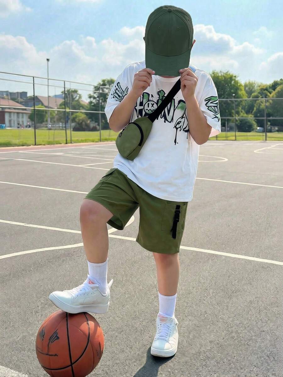 Fantacosmos 3pcs/Set Boys' Cute Bear Print T-Shirt, Cargo Shorts With Pocket, And Mini Crossbody Bag, Spring/Summer - Green - View 1