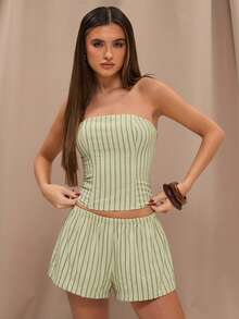 SHEIN BAE 绿色条纹鱼骨抹胸露脐上衣和低腰条纹迷你短裤套装，适合早午餐、海滩、伊比沙岛度假、意大利度假、郊游、法国南部度假、休闲场合。 - 綠色 - 查看 8