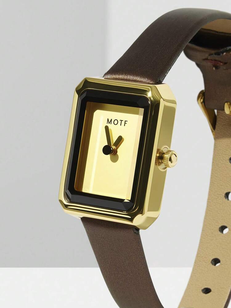 SILK-TEXTURED GOLDEN SQUARE QUARTZ WATCH