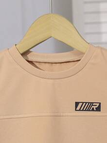 SHEIN 1件男童休闲卡其色T恤，时尚运动夏季上衣 - 卡其色 - 查看 4