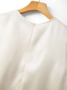 GlowEve CURVE Áo kiểu không tay thanh lịch dành cho nữ cỡ lớn, chất liệu vải bóng, thích hợp cho công sở và mùa hè. - Màu be - Xem 6