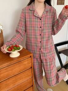 Bộ đồ mặc nhà kẻ caro cổ điển dành cho nữ tuổi teen, gồm áo tay dài cổ bẻ và quần dài thoải mái. - Hồng - Xem 7