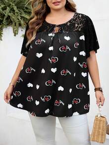 SHEIN CURVE+ Curve 尺码 US22 音乐节、海滨度假、波西米亚风圆领短袖宽松蕾丝拼接T恤，夏季女装 8XL 女装 T恤 - 彩色 - 查看 3