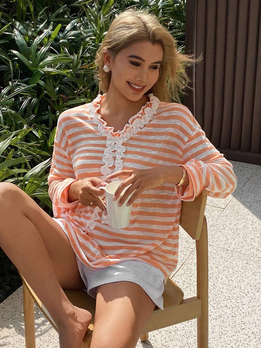 DAZY Conjunto de pijama para mujer con top holgado de rayas con volantes de color contrastante y shorts blancos - Naranja - Ver 1