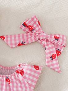 SHEIN Newborn Baby Plaid & Strawberry Print Romper With Bow Headband Set - Baby Pink - View 7