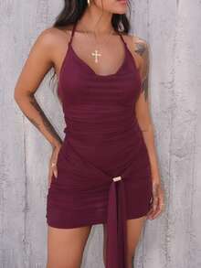 Rayane Ketlyn 女式 Y2K 性感金属扣褶饰吊带连衣裙 - 酒紅色 - 查看 3