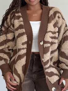 Tyla Gomez كارديجان كتف متدلي بطباعة جرافيك، كارديجان سيدات في أواخر الخريف، كاجوال بياقة v وأزرار كتف متدلي، قياس منتظم باللون البني، كارديجان سيدات، ملابس يومية كاجوال فضفاضة، بلوزات بأكمام طويلة - بني - مشاهدة 4