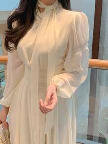 DAZY 法式高领长袖A字连衣裙，优雅雪纺飘逸连衣裙，女士吊带裙 - 米色 - 查看 3