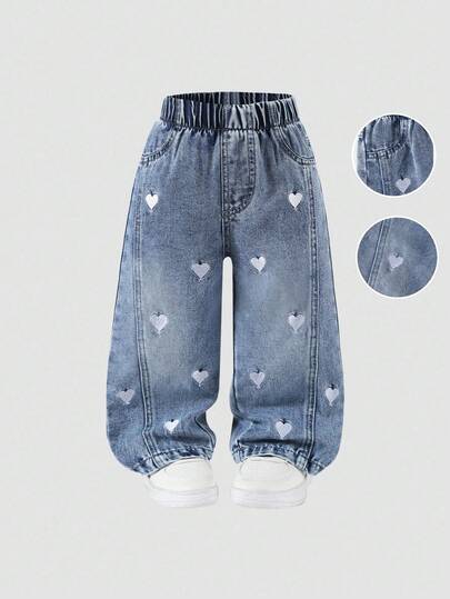 Jeans de estilo lindo para niñas, primavera/otoño y otoño/invierno, color azul claro de mezclilla, diseño de bordado de corazón blanco, pierna recta holgada, tela suave y cómoda, adecuado para la escuela, el transporte y el uso diario