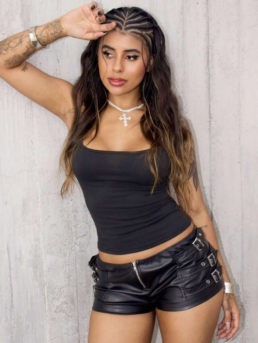 Rayane Ketlyn Y2k Black Tight Fit PU Low-Waist Decorated Ultra-Short Shorts Rave Festival Outfits - Black - View 1