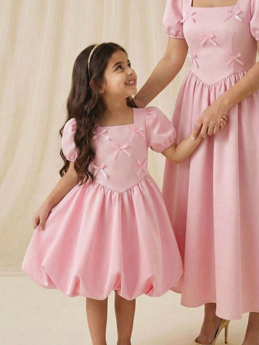 Glamorique Kids 1件装女童方领短泡泡袖蝴蝶结装饰粉色可爱优雅休闲连衣裙,适合日常外出、旅行、度假、派对等场合。 - 粉色 - 查看 1