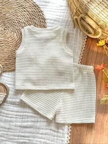 SHEIN Vintaside Kids Bộ đồ hai mảnh cho bé gái mùa hè, màu be nhạt, họa tiết hoa jacquard, áo tank top cổ tròn và quần short, thích hợp cho các hoạt động hàng ngày, dã ngoại, thư giãn tại nhà, đi học. - Màu be - Xem 2