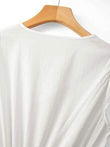 SHEIN Franclia 女士印花V领短袖系腰休闲连衣裙 - 白色 - 查看 5