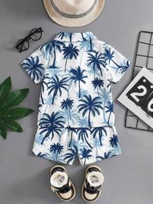 SHEIN Playful Pals 2件套幼儿男童度假绿色热带植物图案短袖衬衫+松紧腰短裤套装，童装。幼儿服装，幼儿衬衫，幼儿短裤，婴儿套装，6个月-3岁 - 藍色 - 查看 2
