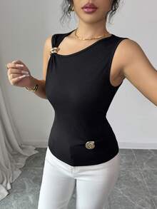 SHEIN Raffinéa Top canotta basic aderente da donna, con design di fibbia a spalla e spilla a forma di lumaca, top sexy e chic per donne - nero - Visualizzare 7