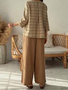 Vivie Lora 两件套女士格子宽松V领上衣和裤子套装 - 卡其色 - 查看 4