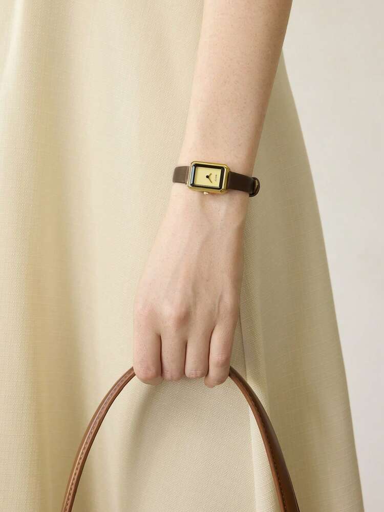 SILK-TEXTURED GOLDEN SQUARE QUARTZ WATCH
