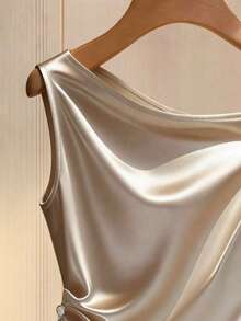 Franclia Elegante, ajustado, plisado, con botones, hombros descubiertos, top de satén con pliegues dorados drapeados. Perfecto para el verano, fiestas o como top rosa. - Champán - Ver 4