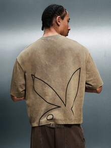 PLAYBOY X SUMWON 男士宽松短袖圆领T恤，背面印有简约兔子轮廓图案，休闲街头风上衣 - 棕色 - 查看 1