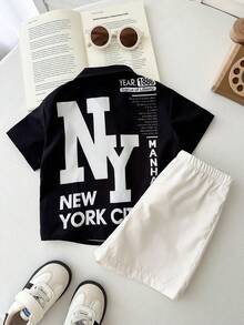 SHEIN Bộ 2 món cho bé trai/bé gái, gồm áo sơ mi ngắn tay in chữ và quần short cạp chun, thích hợp cho mùa xuân/hè, hoạt động ngoài trời và mặc dạo phố. - Đen và trắng - Xem 5