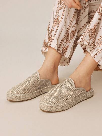 Styleloop Giày bệt nữ, giày lười vải dệt, giày mules đế bằng, thích hợp cho mùa xuân, kỳ nghỉ, lễ Phục sinh, phong cách Boho, lễ hội âm nhạc, tiệc tùng, phong cách Mỹ cổ điển, vật dụng cần thiết khi đi du lịch.