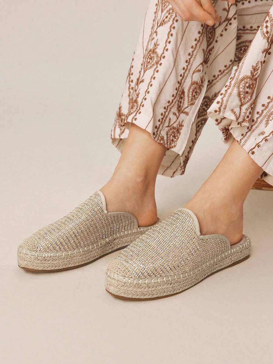 Styleloop Giày bệt nữ, giày lười vải dệt, giày mules đế bằng, thích hợp cho mùa xuân, kỳ nghỉ, lễ Phục sinh, phong cách Boho, lễ hội âm nhạc, tiệc tùng, phong cách Mỹ cổ điển, vật dụng cần thiết khi đi du lịch. - Màu be - Xem 1