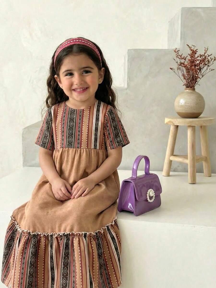 SHEIN 女童印花拼接短袖连衣裙，宽松阿拉伯风格度假长裙 - 彩色 - 查看 1