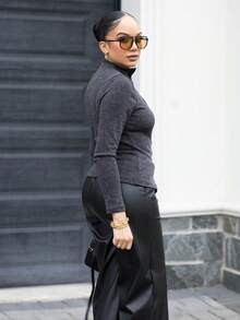 Melissa Matos 女式纯色前扣长袖衬衫，休闲日常穿着 - 黑色 - 查看 5