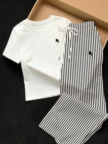 SHEIN EZwear 两件套休闲小马标印花圆领短袖上衣和条纹印花裤 - 彩色 - 查看 5