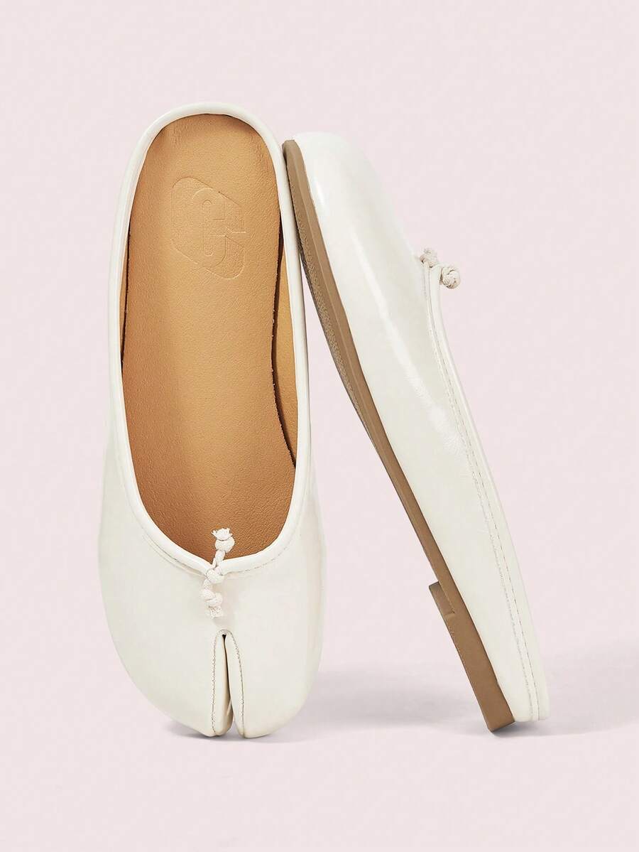 CUCCOO DOLLMOD Women's Beige Round Toe Flat Split-Toe Tabi Series Classic Retro Style Loafers Spring Shoes - Beige - View 1