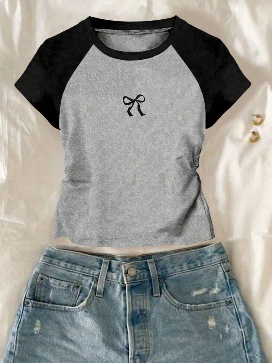 SHEIN Genkimix Kids 夏季百搭短袖修身腰部褶皱蝴蝶结T恤，少女夏季上衣，可爱露脐款，夏季假日 - 灰色 - 查看 1