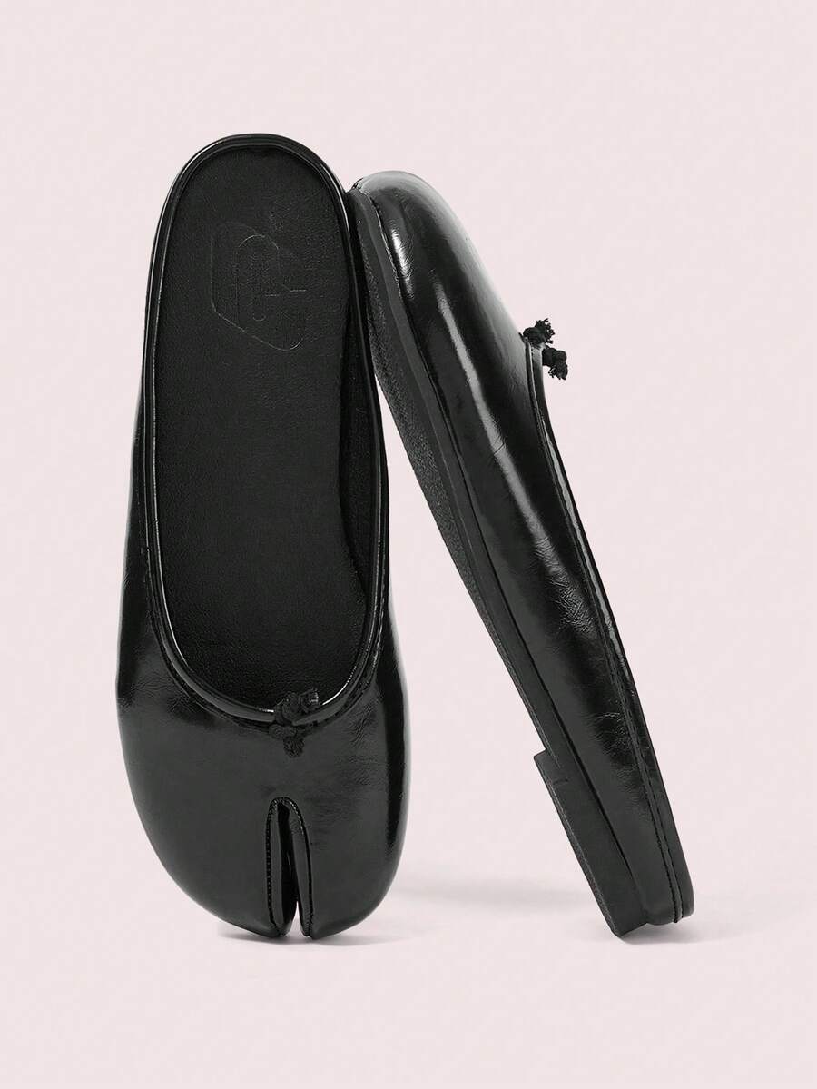 CUCCOO DOLLMOD Women's Black Round Toe Flat Split-Toe Tabi Series Classic Retro Style Loafers - Black - View 1