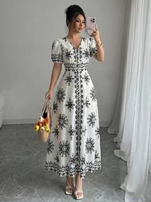 SHEIN Elenzya Robe décontractée élégante pour femmes avec col en V profond, imprimé floral, manches bouffantes et taille ajustée. Convient pour le port quotidien, la plage, les vacances, les déplacements, les fêtes familiales - Nude - Voir 1