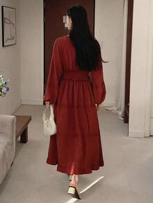 DAZY 女士V领收腰长袖优雅连衣裙 - 紅木色 - 查看 7
