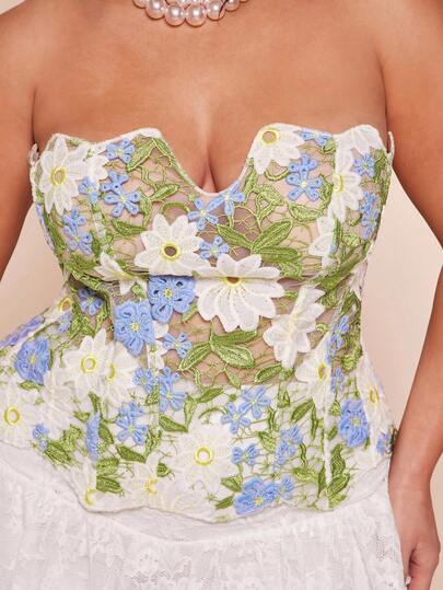 SHEIN BAE Plus Size Women's Elegant Sexy Floral Embroidery Bandeau Top, Summersummer Tops,Summer Clothes,Tube Top,Spring Outfits For Women,Summer,Shirts,Western Outfits For Women,Going Out Top,Holiday Outfits For Women,Tops For Women,Office Wear Women,Tank Top,Vacation Outfits Women,Plus Size,Western Outfits For Women,Country Concert Outfit,Cowgirl Outfits For Women,Plus Size,Curve