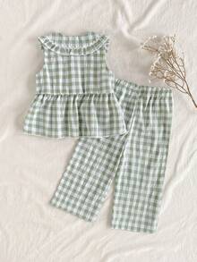 SHEIN Vintaside Kids 女婴两件套，可爱时尚的浅绿色格子无袖上衣和裤子，学院风春夏装 - 綠色 - 查看 2