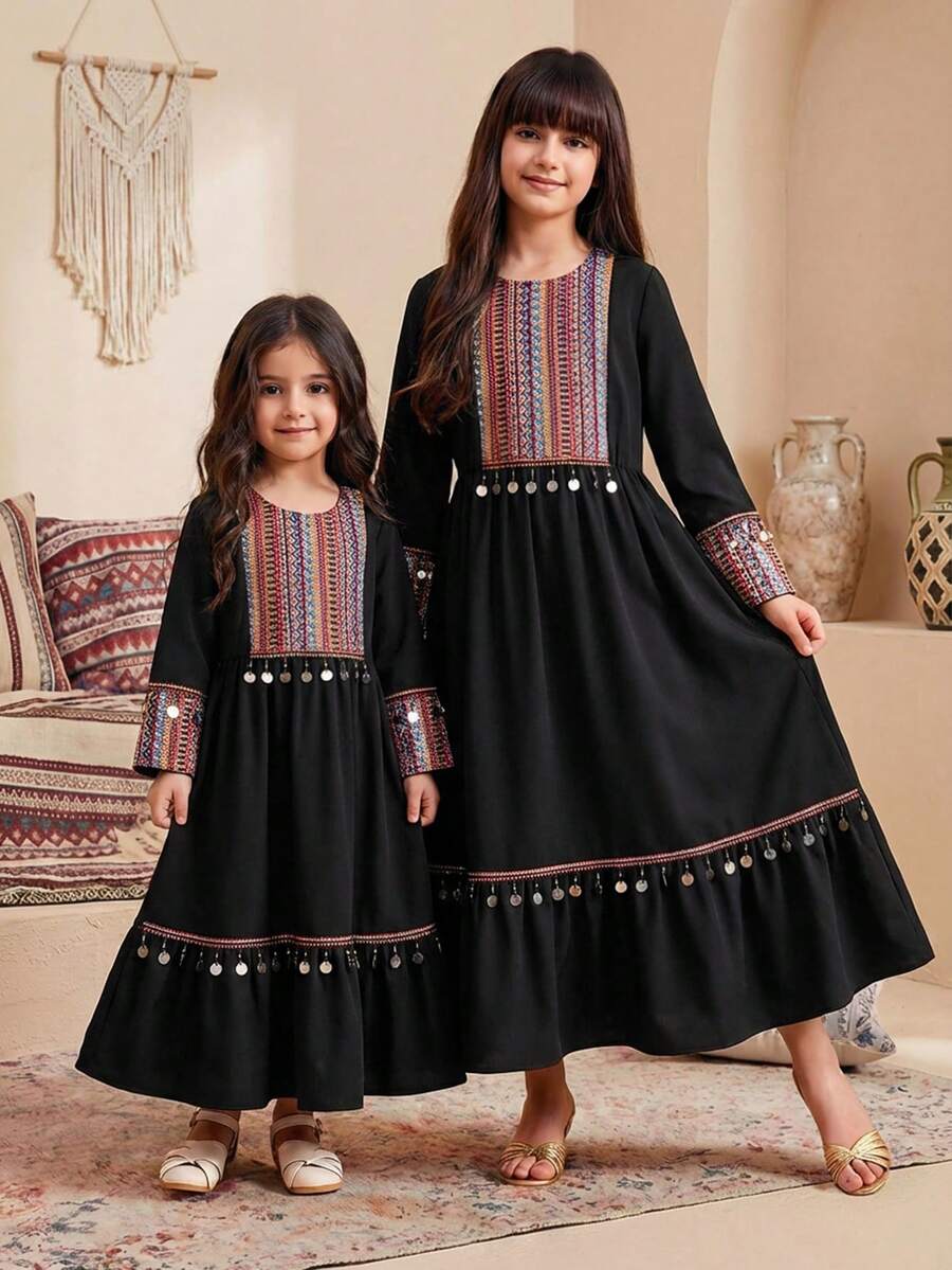 SHEIN Teen Girls Black Patchwork Pendant Decor Abaya,Autumn Family Matching Mom Daughter Embroidered Long Sleeve Modest Prairie Maxi Dress Islamic Clothing - Black - View 1