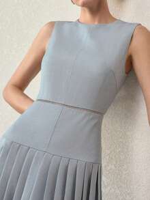 MOTF PREMIUM 优雅收腰修身长款褶裥连衣裙，春夏款 - 淺藍色 - 查看 2