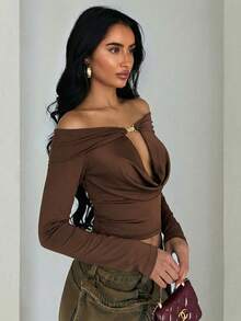 SHEIN Glamour 性感镂空金属装饰女士露肩长袖T恤，秋季款 - 棕色 - 查看 1