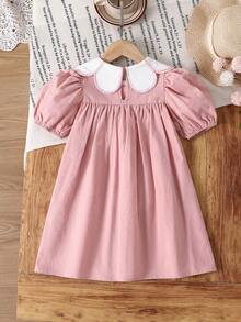 Emery Rose Kids Đầm bé gái kiểu đồng quê thêu hoa, cổ bèo nhún, tay phồng, đầm cổ tròn họa tiết hoa phối màu tương phản, đa năng. - Hồng - Xem 4