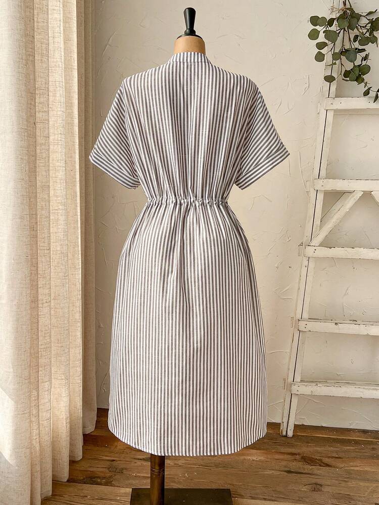 Plus Size Women's Summer Casual Vacation Country Drawstring Striped V-Neck Short Sleeve Single-Breasted Casual Pocket Dress For Summer/ Vacation,Summer Holiday,Spring Break Outfits ,Vacation Outfits Women ,Holiday Outfits For Women,Going Out Outfits,2026 New Clothes,Simple And Fashionable For Everyday Wear,Casual Dresses For Women,Flowy  Dress , Short Sleeve Summer Dress, French Style Dress, Cottagecore Dress,Suitable For Summer, Vacation, Commute, Daily Wear Vertical Stripe Dress Shirt Dress