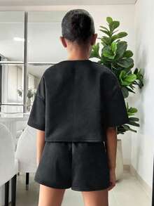 SHEIN 2 件套青少年女孩宽松短款 T 恤 + 紧身短裤，适合日常穿着的休闲搭配 - 黑色 - 查看 2