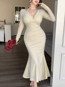DAZY Robe mi-longue élégante pour femmes avec encolure en V, patchwork en dentelle, attache au cou et à la taille, coupe sirène - Nude - Voir 5