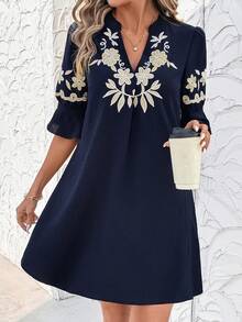 SHEIN Clasi Đầm nữ tay ngắn cổ chữ V dáng rộng thêu họa tiết, thanh lịch, thích hợp mặc hàng ngày và đi nghỉ mát, mùa xuân/hè. - Màu xanh hải quân - Xem 9