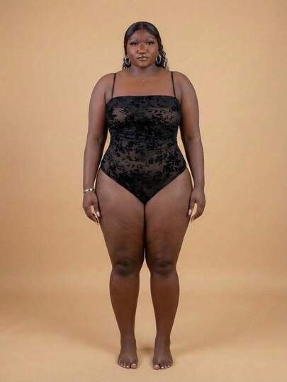 CurvyTilda 加大码甜美假日约会网眼全身花卉印花植绒细肩带领口垂坠女式紧身衣