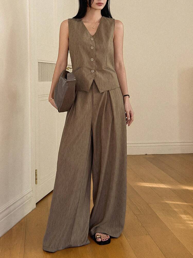 Women's V-Neck Sleeveless Cardigan And Loose Pleated Straight Leg Pants 2 Pieces Casual Set