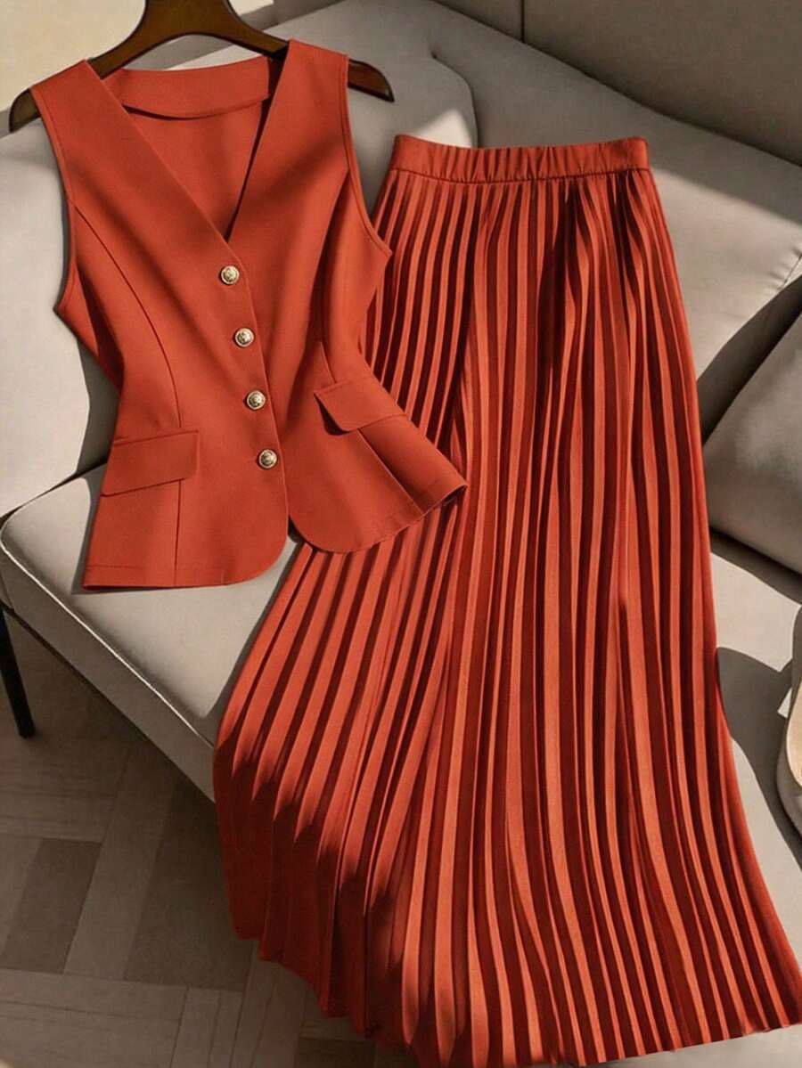 GlowEve CURVE 女士橙色无袖背心，带金属扣假口袋，收腰设计 + 长款百褶裙，大码两件套，春夏款 - 橘色 - 查看 1