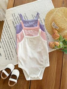 SHEIN LMoss Kids 3件套新生女宝宝可爱纯色针织无袖连体衣套装，夏季女宝宝连体衣，透气婴儿连体衣，夏季婴儿连体衣，吊带婴儿服装 - 彩色 - 查看 2